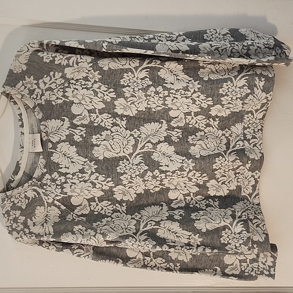 Knox Rose Sweaters - Knox Rose Gray and Cream Floral Sweater Size Large EUC